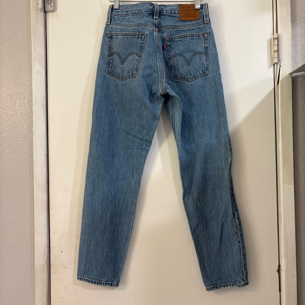 Levi’s Wedgie Straight Leg Jeans Space To Think Medium Wash 25 Casual Mom - Picture 3 of 14